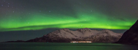 Northern lights over Vengsøya, seen from Grøtfjord