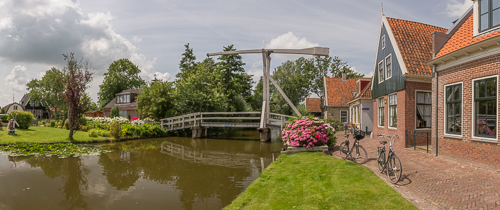 One of the many canals and bridges in De Rijp