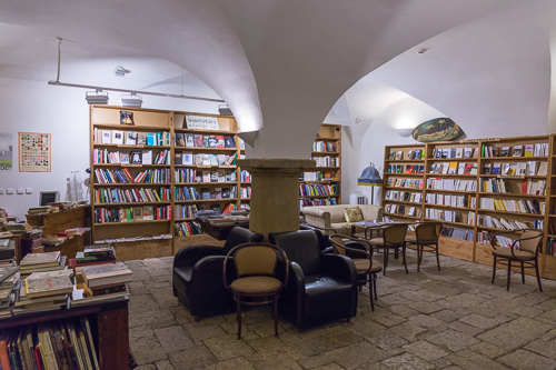 My kind of heaven: a wonderful second hand English bookshop :) 