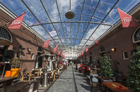 Inside het Westelijk Handelsterrein with lots of restaurants