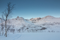 A quick stop at Kattfjord, the sun was on the top of the mountains when we got there, but disappeared before we could get our cameras out