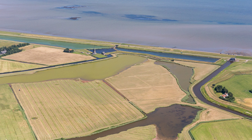 A familiar place for me on Texel, love all the different colours of the water