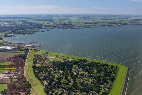 A holiday park near Andijk, with a nice pattern on the water