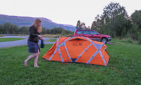 Putting up my tent at the free campsite