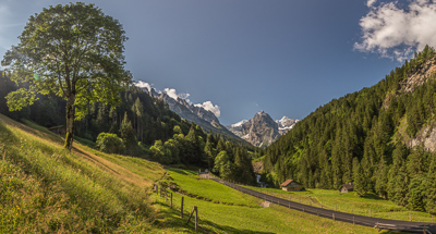 A beautiful day for hiking from Meiringen to Grindelwald